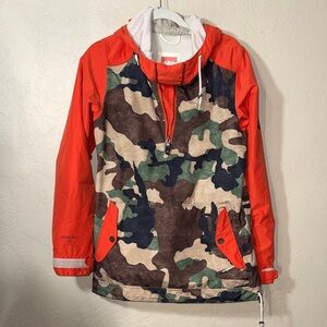 686 parklan collection  savanna anorak boyfriend fit camo and orange quarter zip
